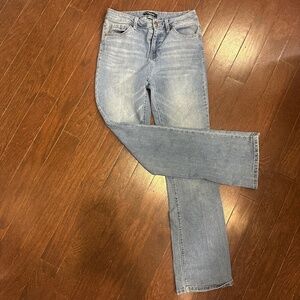D. Jeans straight leg jeans
